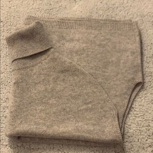 *SOLD* NWOT Tahari Turtleneck Sweater
